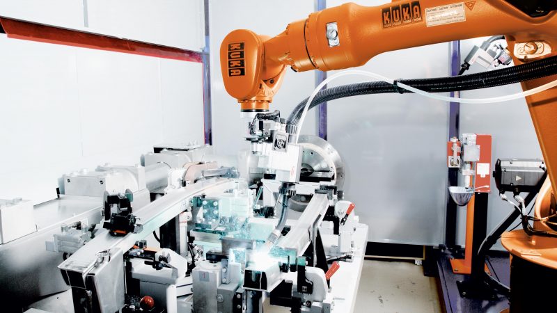 Роботы Kuka на заводе в Гремании